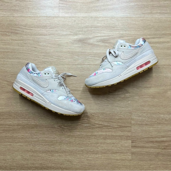 air max floral camo
